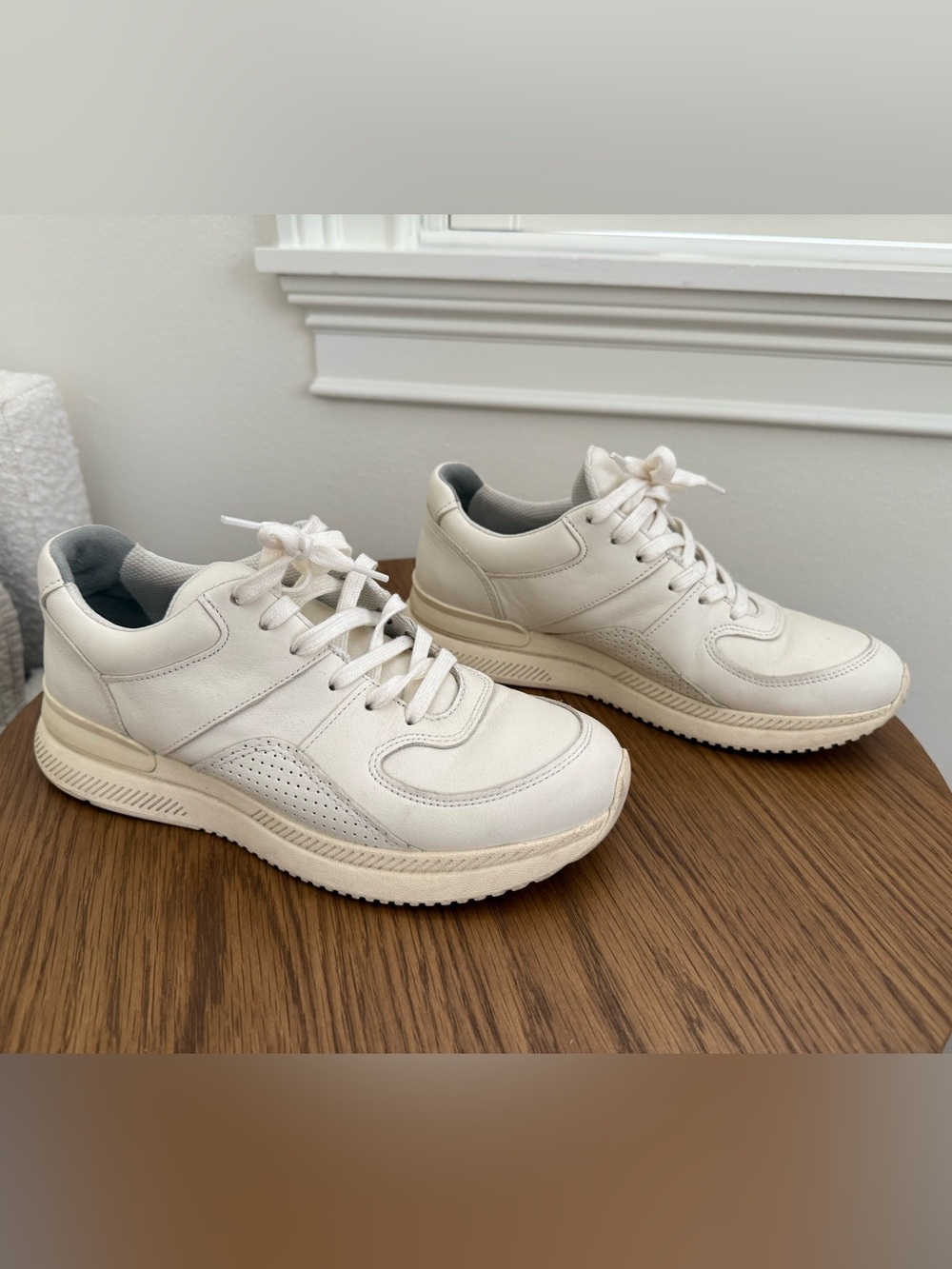 Everlane White Leather Sneakers – Women’s Size 9